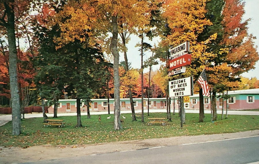 Vagabond Motel - Vintage Postcard